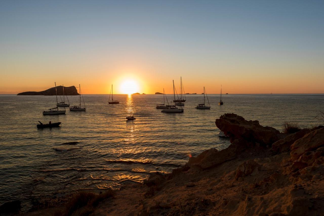 Camelina Suites Sant Antoni de Portmany Extérieur photo
